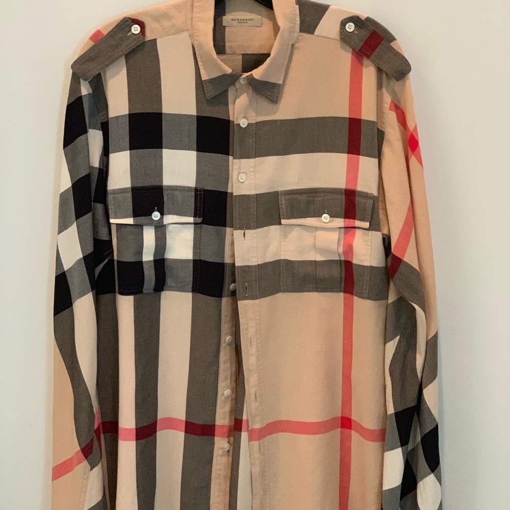 Men’s Burberry casual shirt